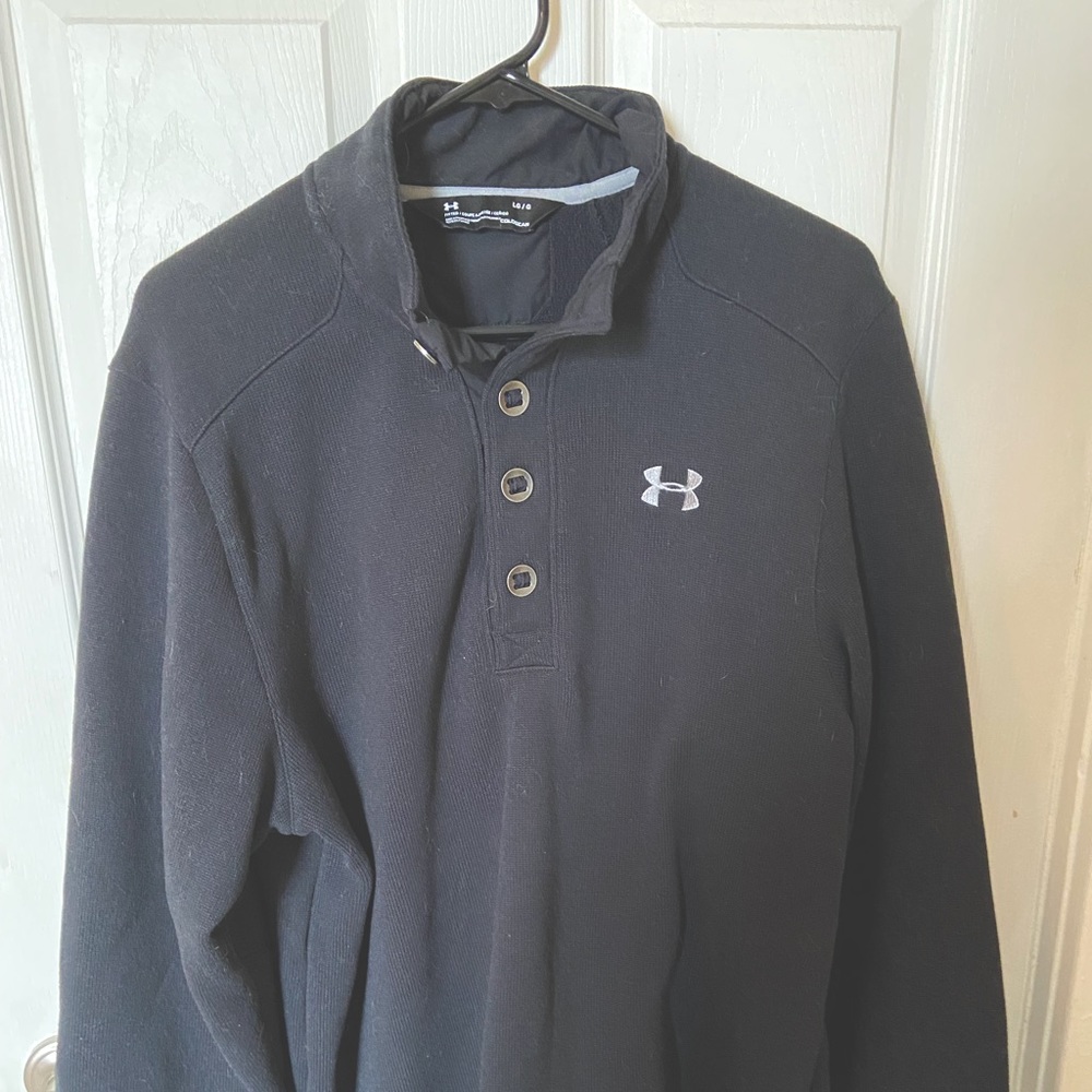 Pull over Under Armour sweater